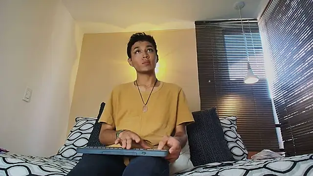 Snapshot of Damon_Salvarote_S chatting on February 2026 08:06:01 PM Damon Salvarote S online show from February 2026 08:06:01 PM