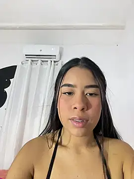 Snapshot of Katty_honey_ chatting on February 2026 02:18:02 AM Katty honey online show from February 2026 02:18:02 AM