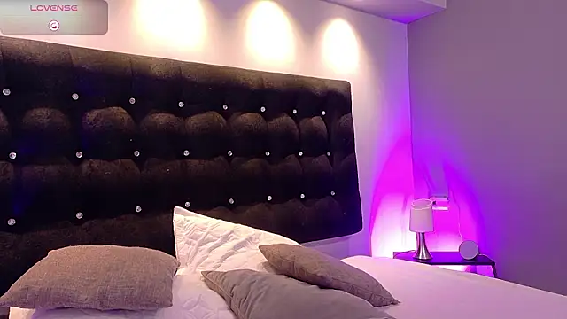 Snapshot of Aitana_Oliveira chatting on February 2026 07:21:02 PM Aitana Oliveira online show from February 2026 07:21:02 PM