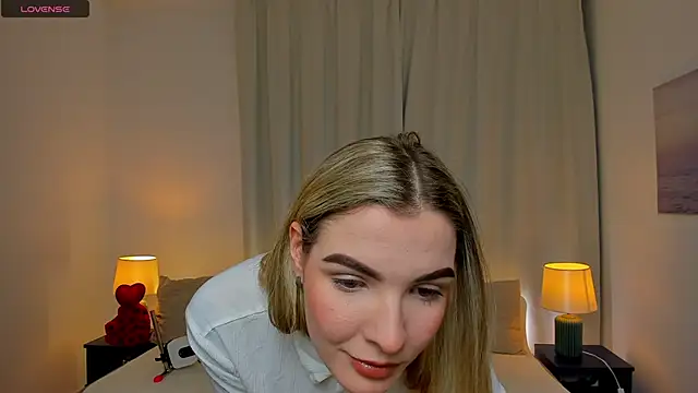 Snapshot of SinLuna_ chatting on February 2026 04:40:02 PM SinLuna online show from February 2026 04:40:02 PM