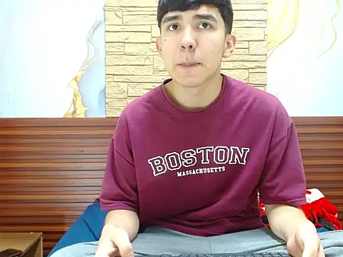 massimoferrera303av online show from February 2026 07:45:01 PM