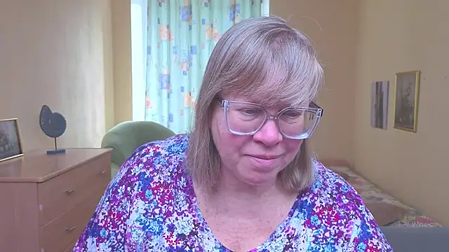 Snapshot of Emma_Eclipsee chatting on February 2026 09:34:01 AM Emma Eclipsee online show from February 2026 09:34:01 AM