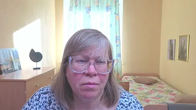 Snapshot of Emma_Eclipsee chatting on February 2026 11:06:02 AM Emma Eclipsee online show from February 2026 11:06:02 AM