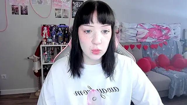 Snapshot of MollysLand chatting on February 2026 08:10:02 AM MollysLand online show from February 2026 08:10:02 AM