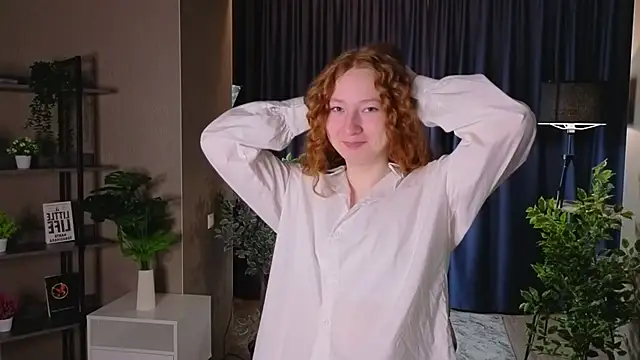 Snapshot of MaraButtrey chatting on February 2026 01:10:02 AM MaraButtrey online show from February 2026 01:10:02 AM