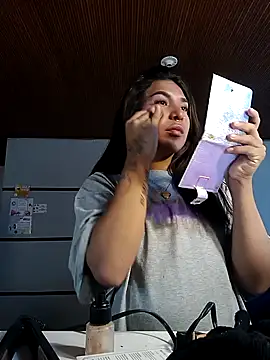 Snapshot of MeelFox chatting on February 2026 12:19:01 PM MeelFox online show from February 2026 12:19:01 PM