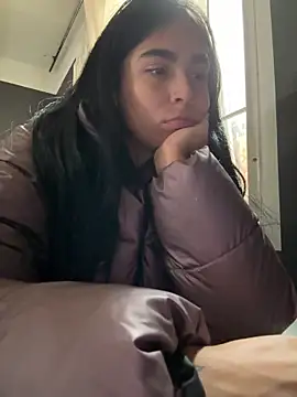 Sara Fernandez  online show from February 2026 01:27:02 PM