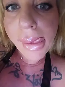 MiaMooly online show from May 2026 06:28:02 PM