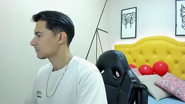 Snapshot of Mike_Conors chatting on February 2026 01:57:02 AM Mike Conors online show from February 2026 01:57:02 AM