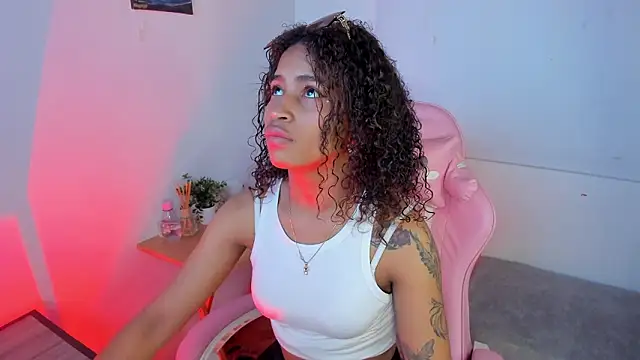 Snapshot of MoonRose__ chatting on March 2026 08:26:01 PM MoonRose online show from March 2026 08:26:01 PM