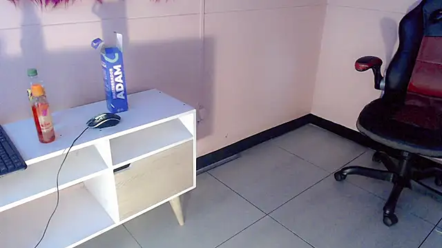 Snapshot of Andrea_Pop_ chatting on February 2026 07:21:01 PM Andrea Pop online show from February 2026 07:21:01 PM