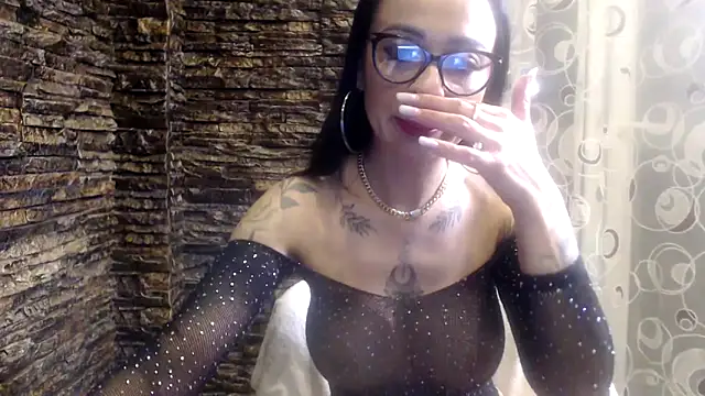 Snapshot of BrianaBloom chatting on April 2026 06:10:01 PM BrianaBloom online show from April 2026 06:10:01 PM