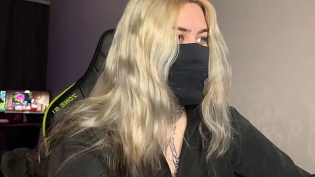 Snapshot of UnaXyling chatting on February 2026 11:08:02 PM UnaXyling online show from February 2026 11:08:02 PM