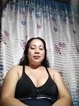 Snapshot of May_Bombs chatting on February 2026 07:17:02 PM May Bombs online show from February 2026 07:17:02 PM