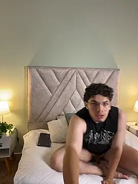 Axel Creed online show from February 2026 02:32:01 AM