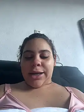 Snapshot of Adriputinha chatting on May 2026 07:43:02 PM Adriputinha online show from May 2026 07:43:02 PM