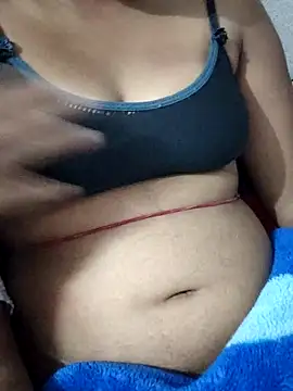 Snapshot of Tiay_009 chatting on February 2026 06:55:02 PM Tiay 009 online show from February 2026 06:55:02 PM