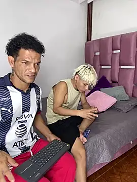 Snapshot of MaxyRyan chatting on February 2026 12:58:01 PM MaxyRyan online show from February 2026 12:58:01 PM