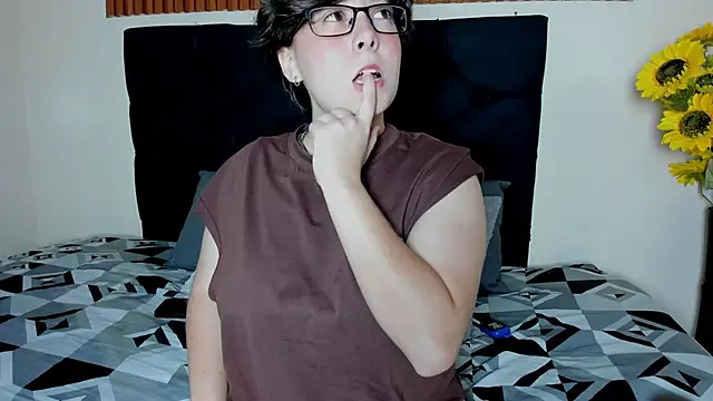 Snapshot of _Daarcy_ chatting on March 2026 03:56:01 AM Daarcy online show from March 2026 03:56:01 AM