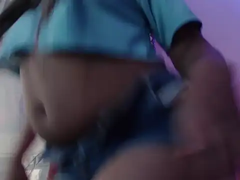 Snapshot of latin_riahnna_jp chatting on February 2026 04:57:01 AM latin riahnna jp online show from February 2026 04:57:01 AM