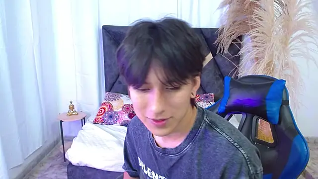 Snapshot of nikoo_18 chatting on February 2026 01:23:02 PM nikoo 18 online show from February 2026 01:23:02 PM