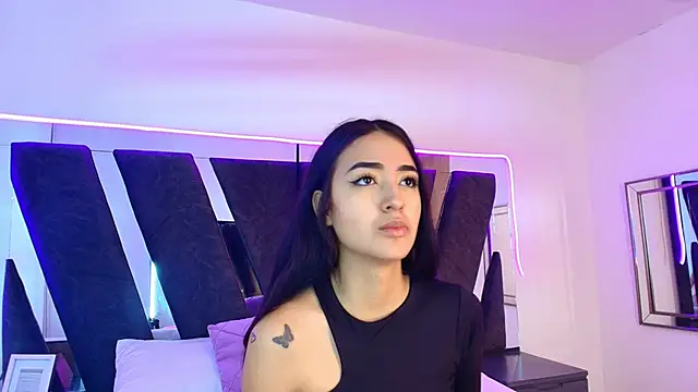 Snapshot of sophia_love__ chatting on February 2026 02:02:01 PM sophia love online show from February 2026 02:02:01 PM