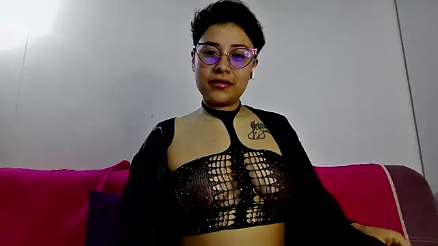 Juliexxxxtasy online show from February 2026 09:15:01 AM