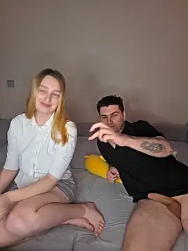 ToxyFoxyy online show from March 2026 11:23:01 AM