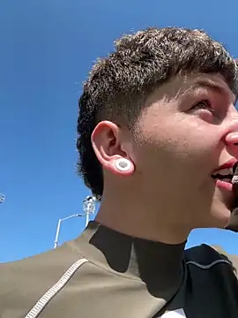 Snapshot of ARON_LUXX chatting on March 2026 02:19:01 PM ARON LUXX online show from March 2026 02:19:01 PM