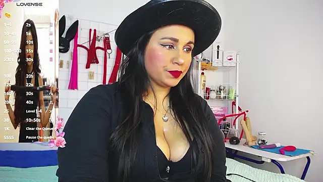 Snapshot of shannon_queen- chatting on February 2026 03:44:02 AM shannon queen- online show from February 2026 03:44:02 AM