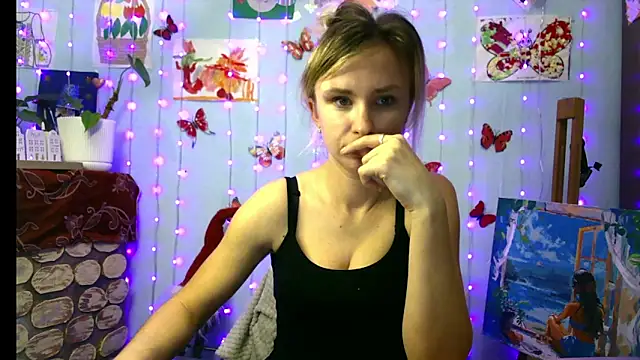 Snapshot of HarleyWidLife chatting on March 2026 03:47:01 PM HarleyWidLife online show from March 2026 03:47:01 PM