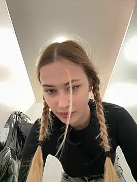 blonde exe online show from February 2026 03:32:01 PM