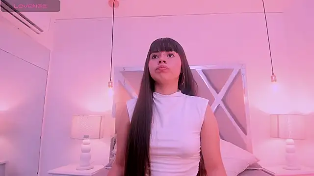 Snapshot of Raven_Luxx chatting on May 2026 05:20:02 PM Raven Luxx online show from May 2026 05:20:02 PM