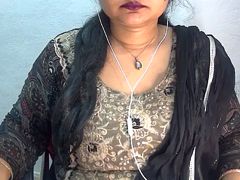Snapshot of Saniya_K2 chatting on May 2026 04:04:02 PM Saniya K2 online show from May 2026 04:04:02 PM