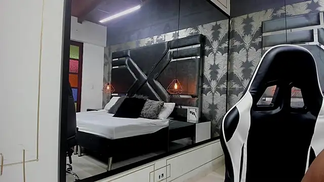 LaimCarterss online show from February 2026 12:20:01 PM