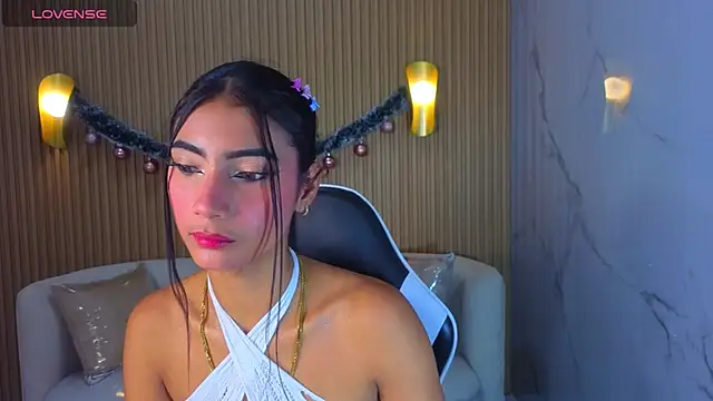 Snapshot of Perla_Moon_Tx chatting on February 2026 12:42:02 PM Perla Moon Tx online show from February 2026 12:42:02 PM