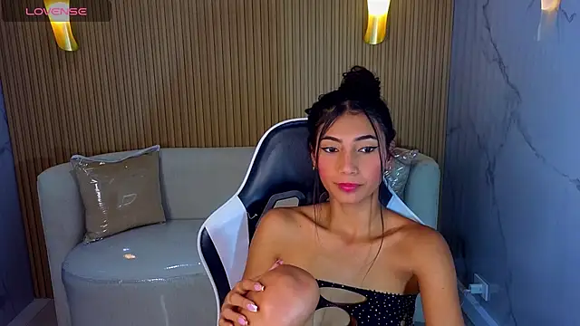 Snapshot of Perla_Moon_Tx chatting on February 2026 12:39:02 PM Perla Moon Tx online show from February 2026 12:39:02 PM