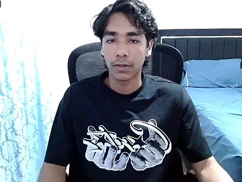 Snapshot of Pedestal_diamant chatting on April 2026 01:38:01 AM Pedestal diamant online show from April 2026 01:38:01 AM