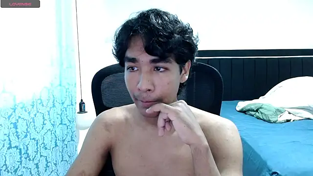 Snapshot of Pedestal_diamant chatting on April 2026 09:35:01 PM Pedestal diamant online show from April 2026 09:35:01 PM
