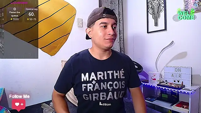 Snapshot of MaxParker21 chatting on February 2026 02:00:02 PM MaxParker21 online show from February 2026 02:00:02 PM