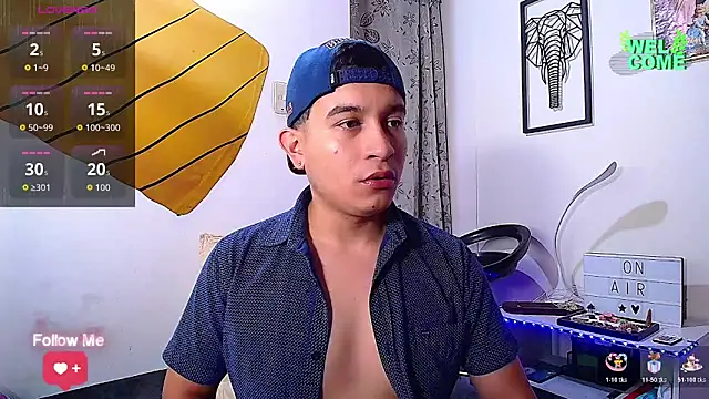 Snapshot of MaxParker21 chatting on February 2026 03:29:01 PM MaxParker21 online show from February 2026 03:29:01 PM