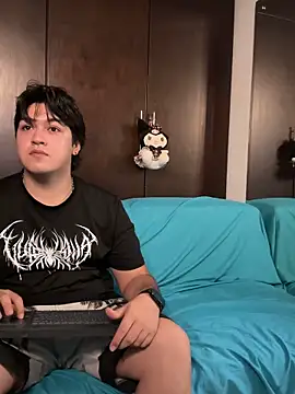 EmilyAndAndrew online show from March 2026 03:52:02 AM