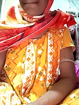 Snapshot of Sweet-runi chatting on February 2026 06:11:02 PM Sweet-runi online show from February 2026 06:11:02 PM