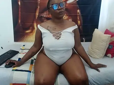 Queenteex6992 online show from June 2026 09:32:02 AM