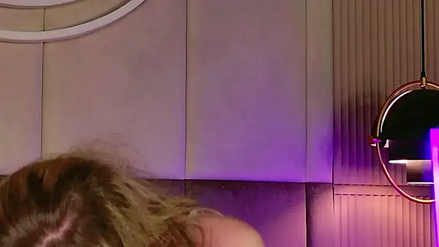 Snapshot of Beckie_White chatting on February 2026 08:53:01 PM Beckie White online show from February 2026 08:53:01 PM