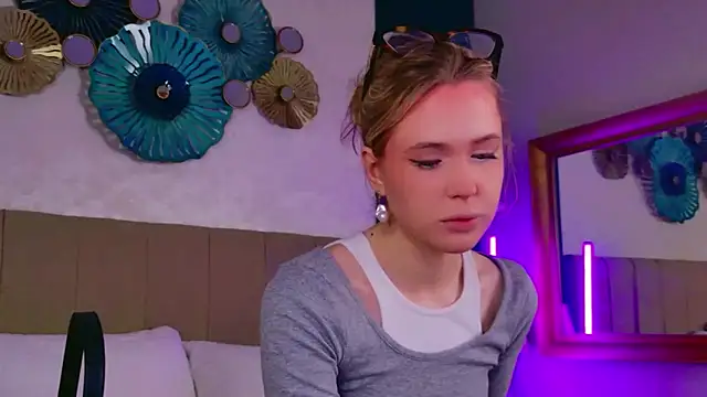 Snapshot of Beckie_White chatting on March 2026 08:55:01 PM Beckie White online show from March 2026 08:55:01 PM