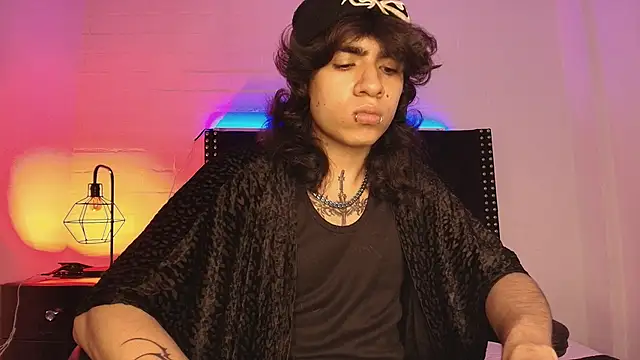 Snapshot of Axell_Kussh chatting on February 2026 01:40:01 PM Axell Kussh online show from February 2026 01:40:01 PM