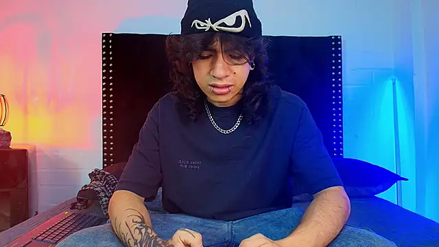 Snapshot of Axell_Kussh chatting on February 2026 12:39:02 PM Axell Kussh online show from February 2026 12:39:02 PM