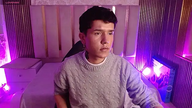 Snapshot of estefan_tay chatting on February 2026 01:35:02 AM estefan tay online show from February 2026 01:35:02 AM