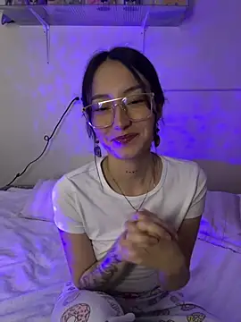 Lis peach online show from June 2026 05:52:01 AM
